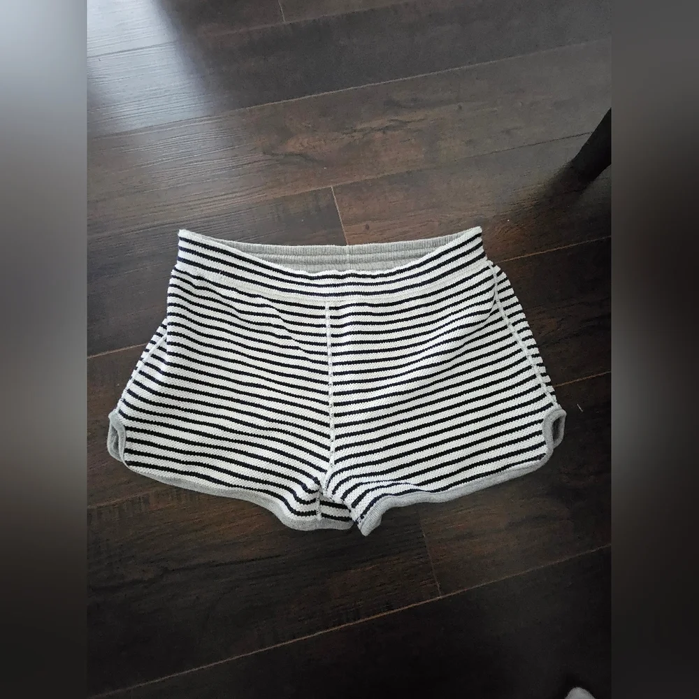 Gray Drawstring Reversible Shorts - Picture 3 of 4